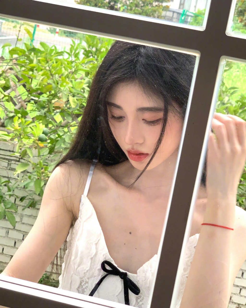 鞠婧祎最新白色蕾丝吊带写真,又纯又欲太漂亮啦 #鞠婧祎白色吊带裙