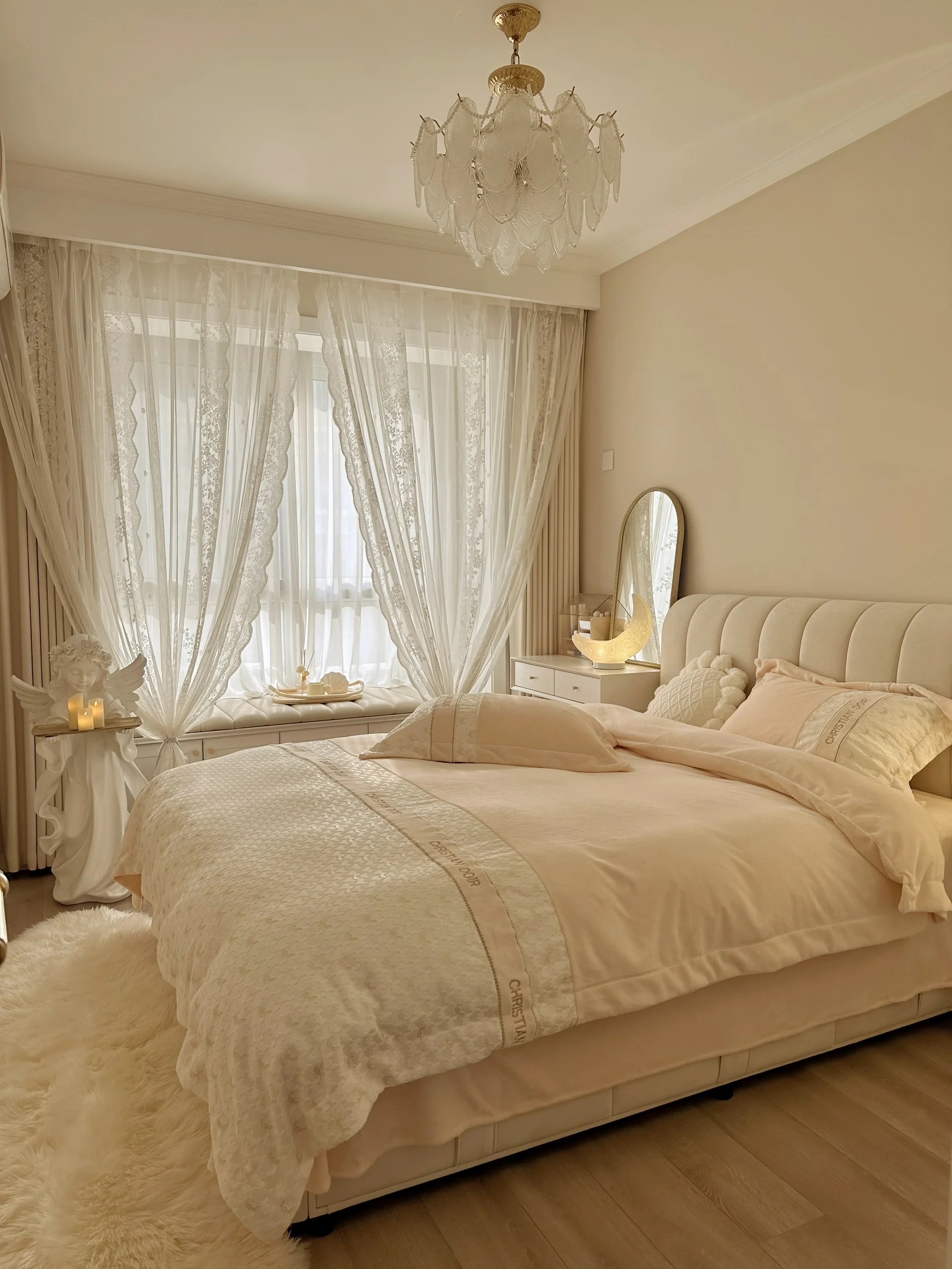 少女心卧室配储物床真的绝 入冬后的温柔粉色系卧室 相信每个女孩子都