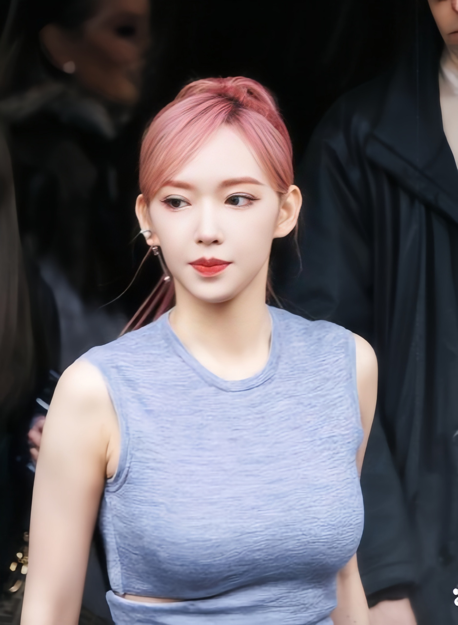 米兰时装周上的程潇真是太惊艳了!