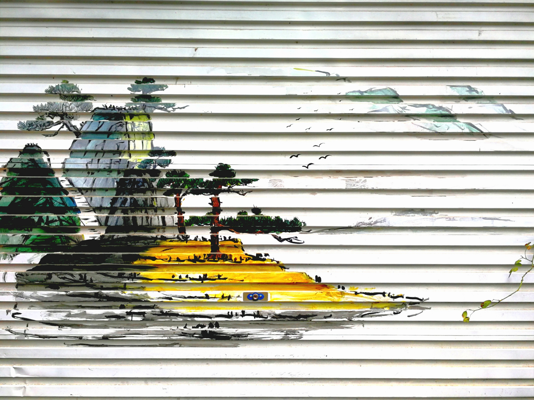 缙云县城每家的卷帘门上都是各种各样的山水画,早上早早起床,可以看到