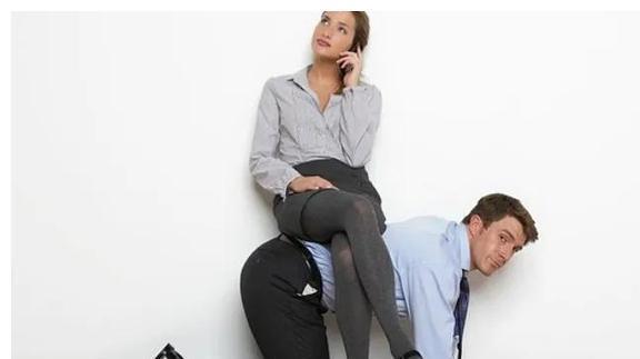 俗话说:累死不坐人肉凳,饿死不食坟前供,是迷信思想吗?