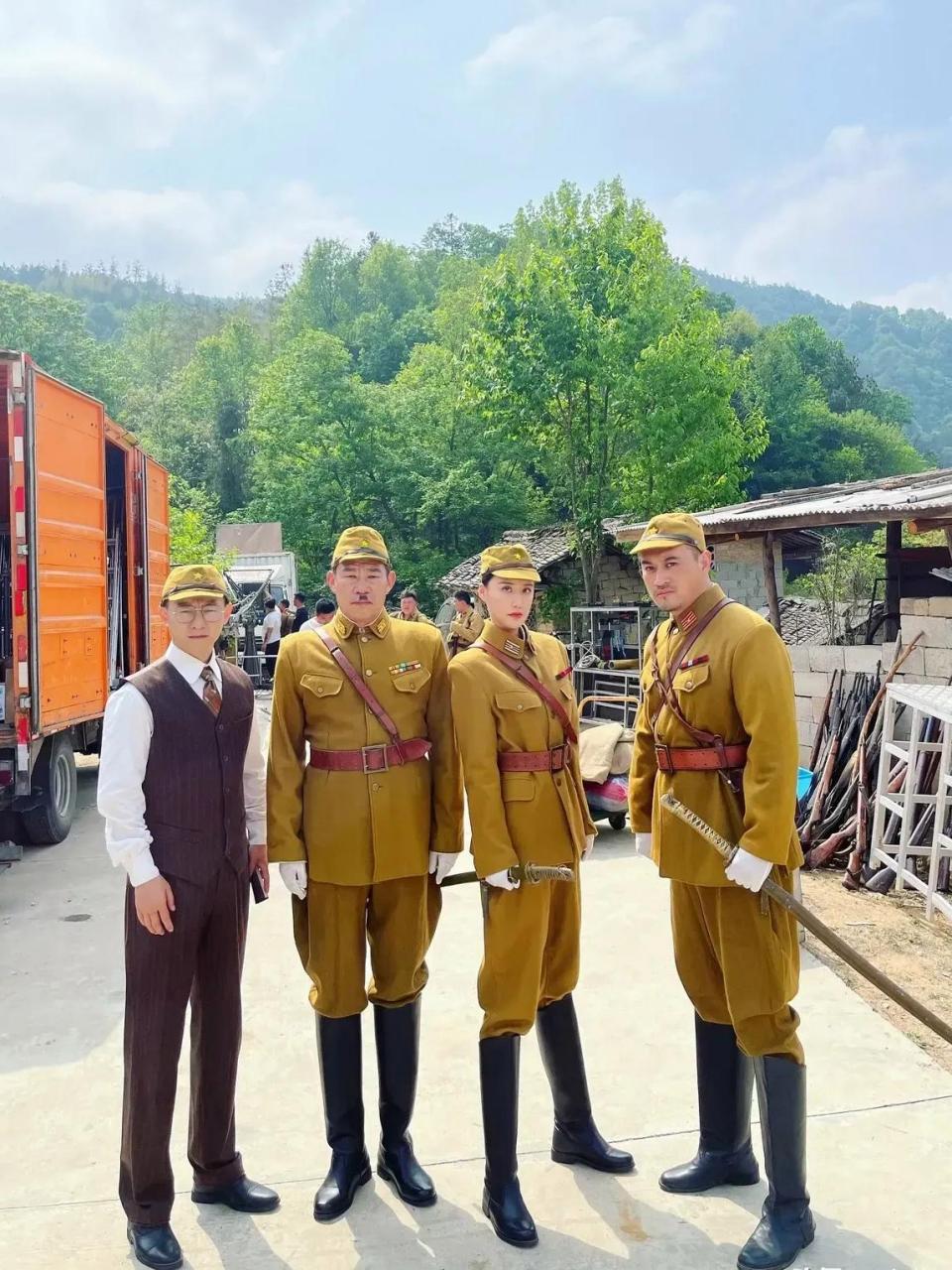 真实的日本鬼子vs抗日神剧中的日本鬼子,你有何看法?