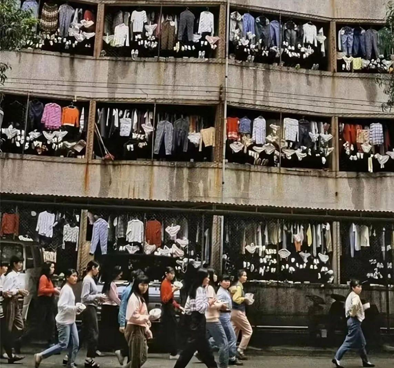 90年代  广东某电子厂的宿舍楼