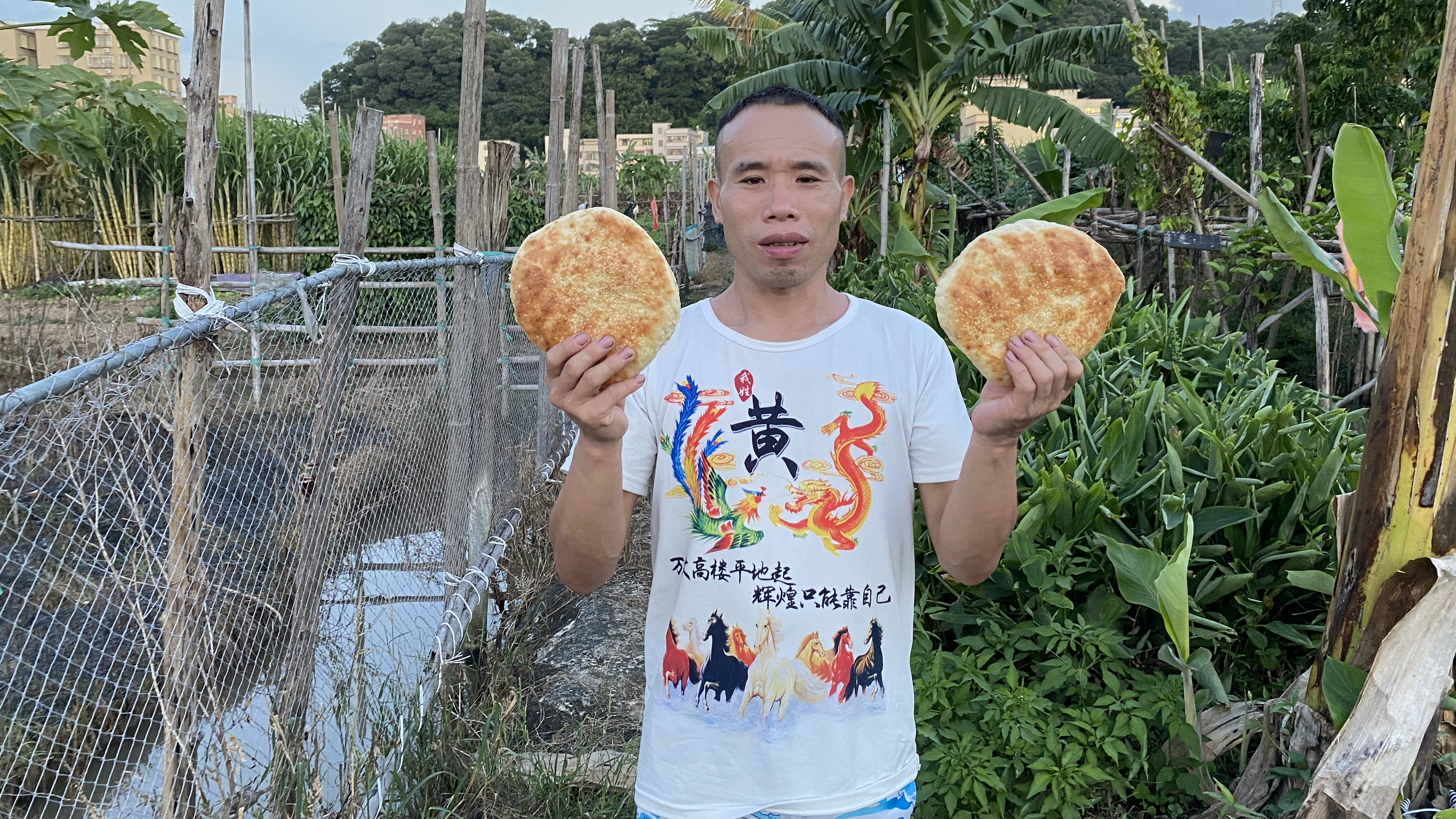 一袋面粉能做400个烧饼,做烧饼掌握发面和面技巧,一天能挣一千