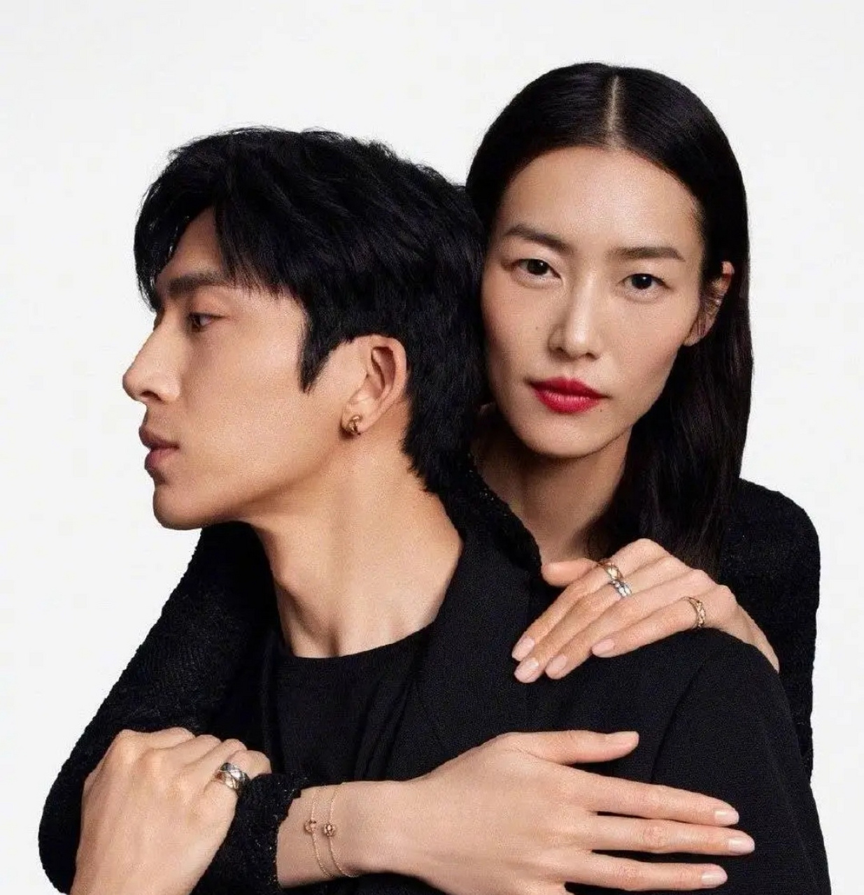 尽管井柏然和刘雯从未公开确认过恋情,但是他们的亲密