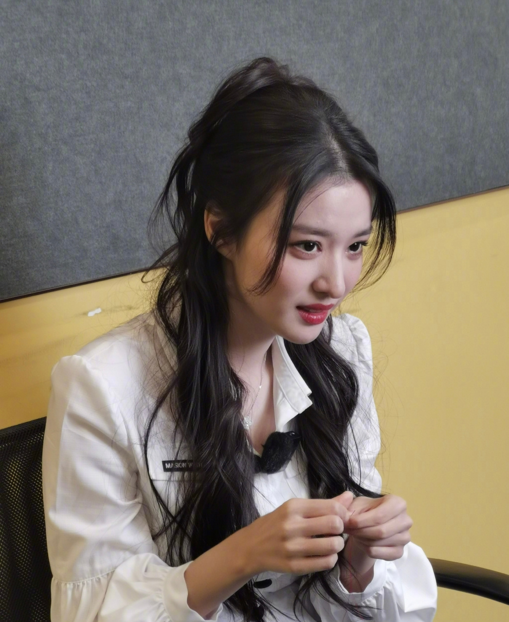 生图,王楚然五官量感太大了,感觉占满了整张脸