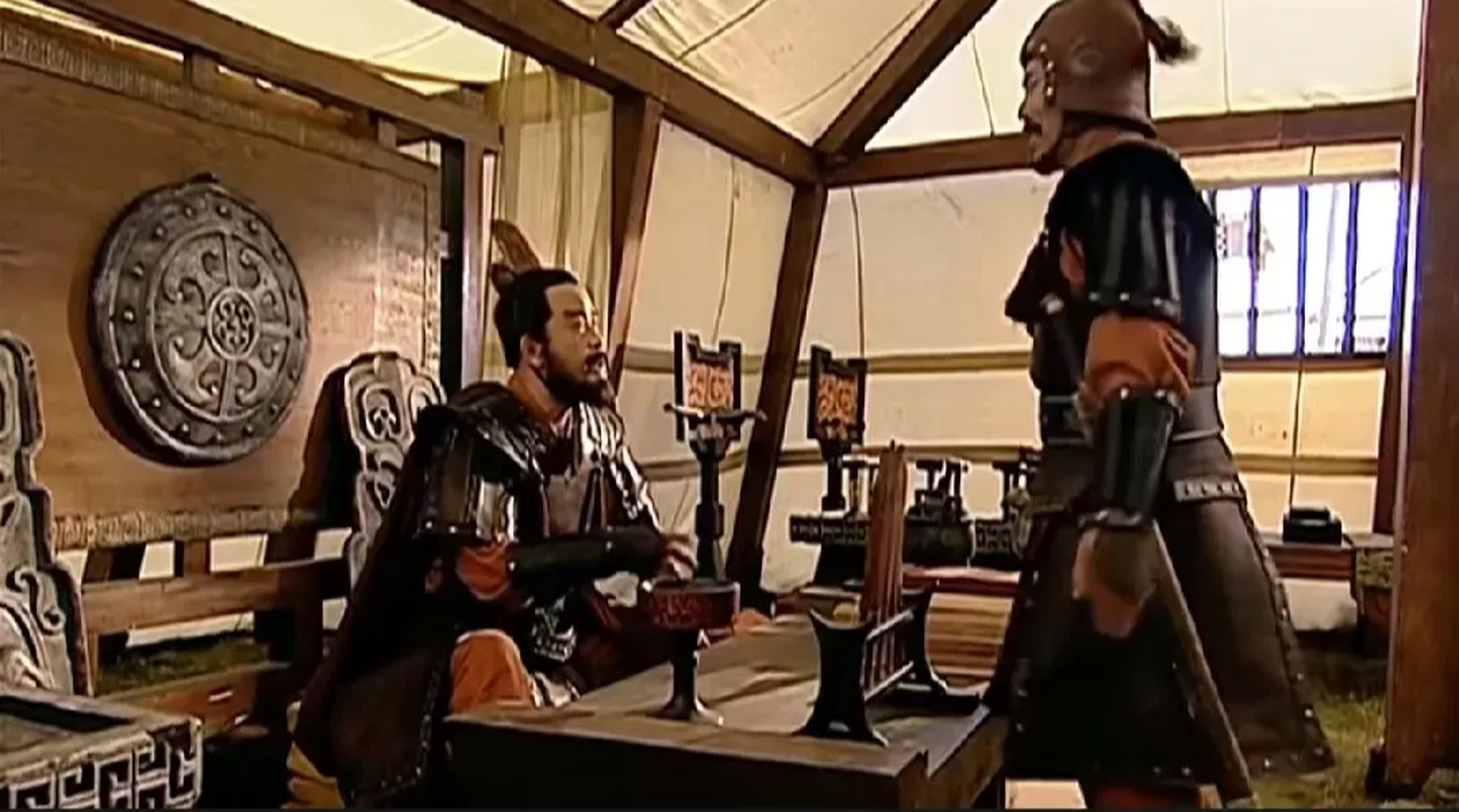 皇宫里,丞相刘屈牦兴冲冲地来找刘彻邀功:"陛下,太子拒捕自缢而亡.