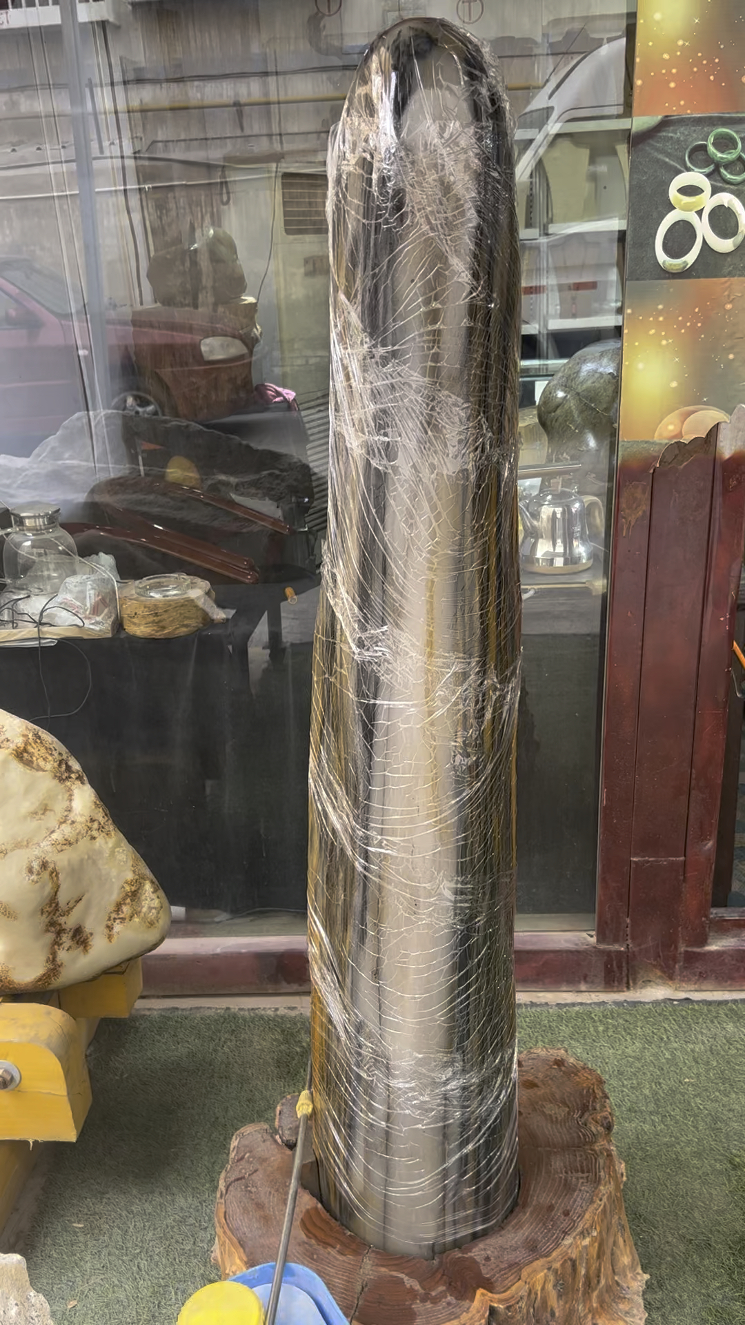 一柱擎天公司门口摆件