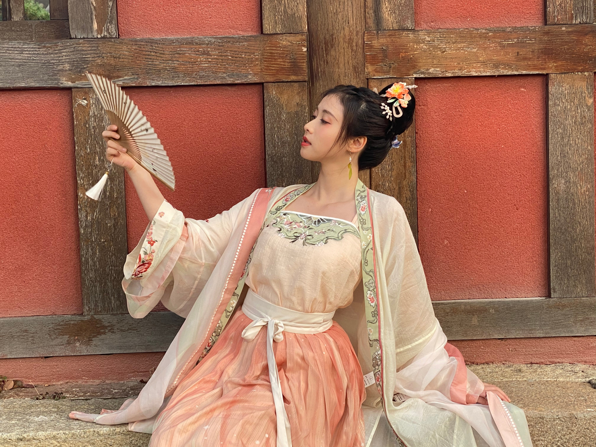 一只小仙若古风千金游园图!人比风景更美,古代千金出门实录! 一只小仙若古风千金游园图!人比风景更美,古代千金出门实录!