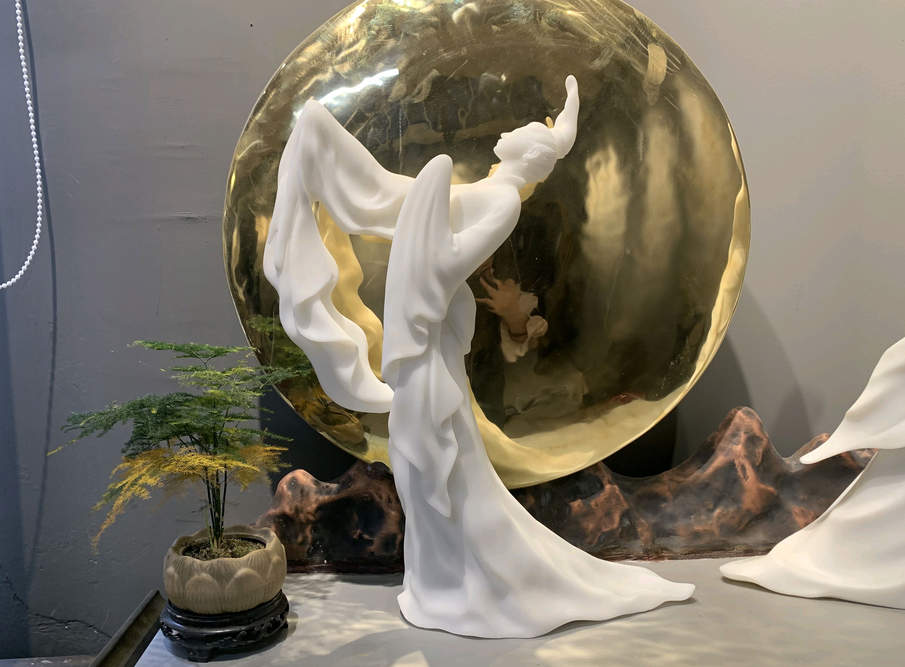 古典仕女雕塑的艺术寓意