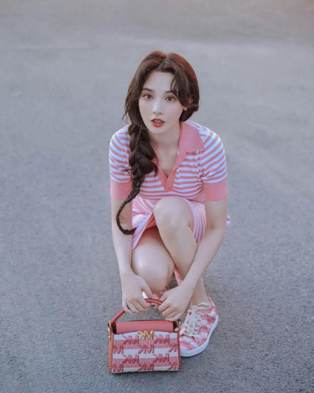 彭小苒# 美腿玉足,甜美迷人的小仙女