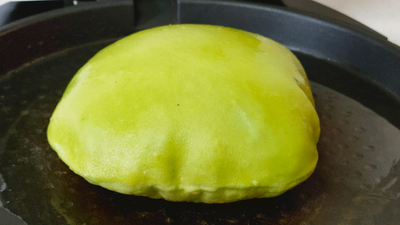 鸡蛋灌饼最简单正宗的做法,一包一擀,个个鼓大泡,想失败都难