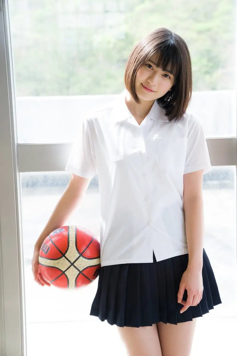 元气少女山田南实,短发突显清纯