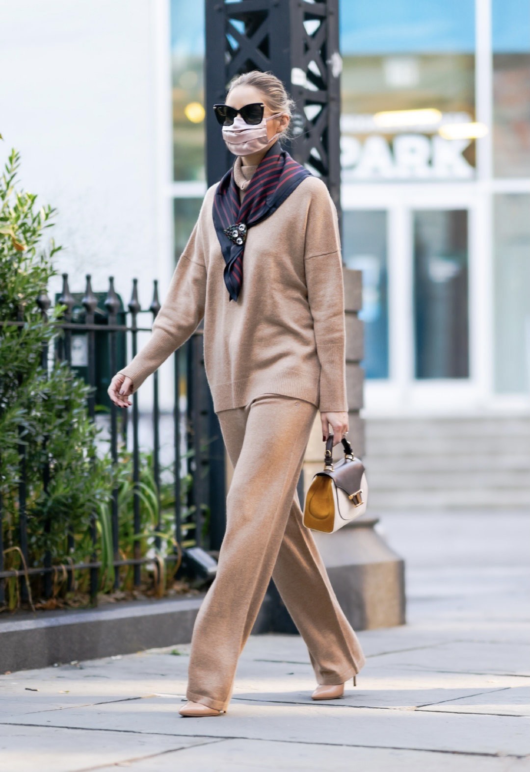 身材完美!奥利维亚·巴勒莫(oliviapalermo)纽约外出新街拍