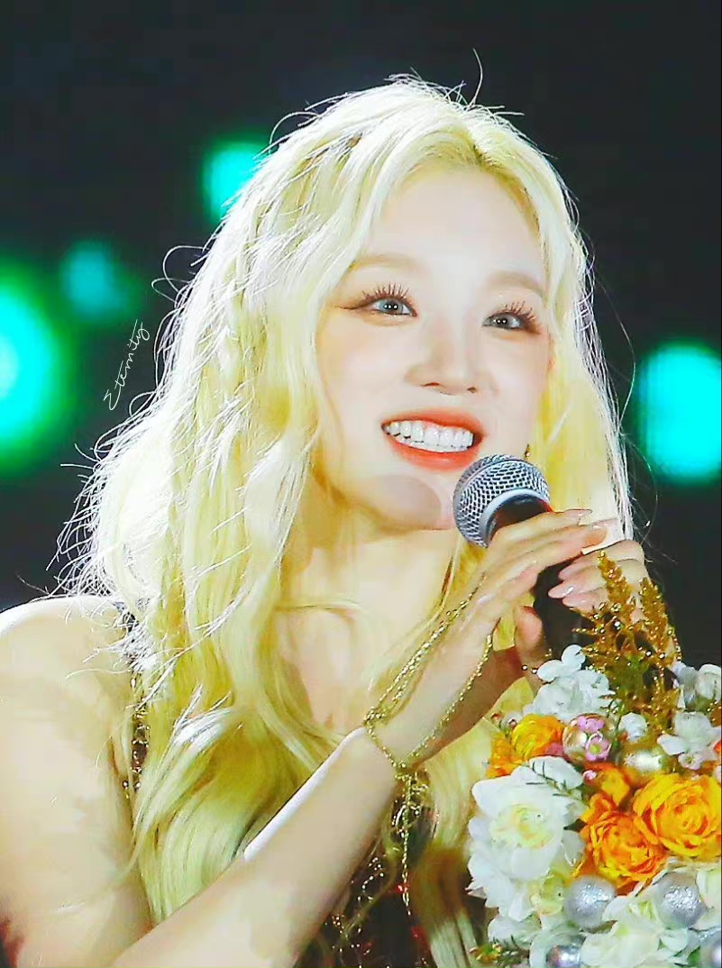 宋雨琦金发造型好绝啊,适配度满分果然爱豆就是要染发