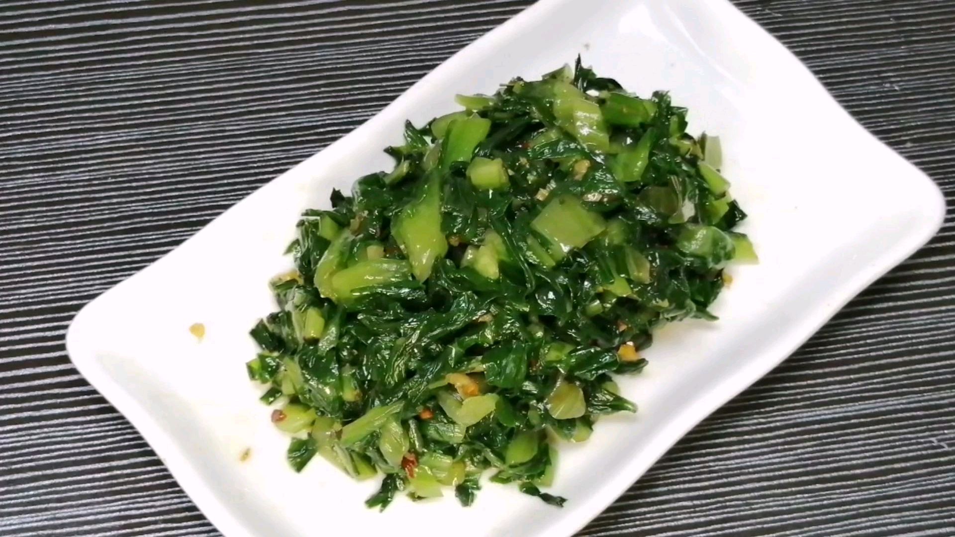 一道“凉拌苦麻菜”让夏天更清凉
