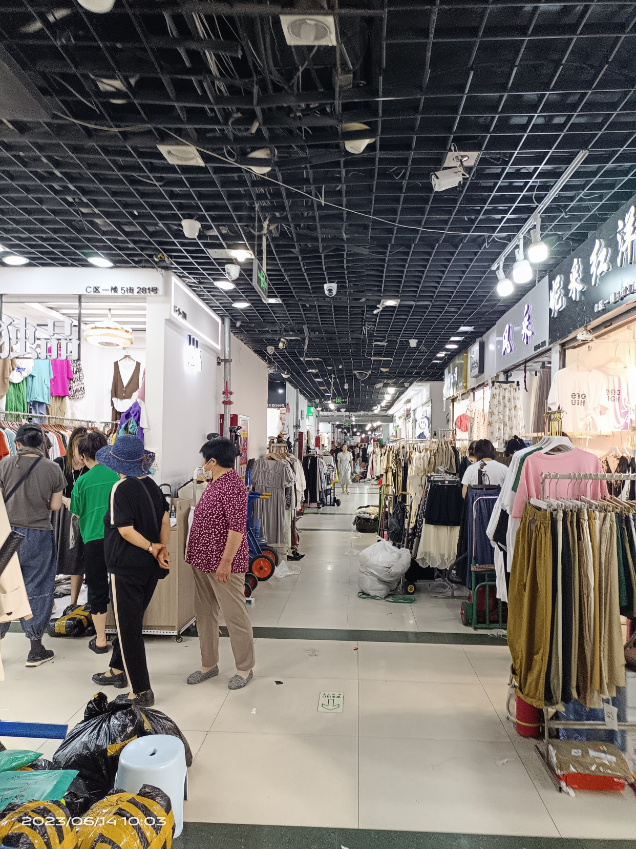 即墨服装市场的生意太难了