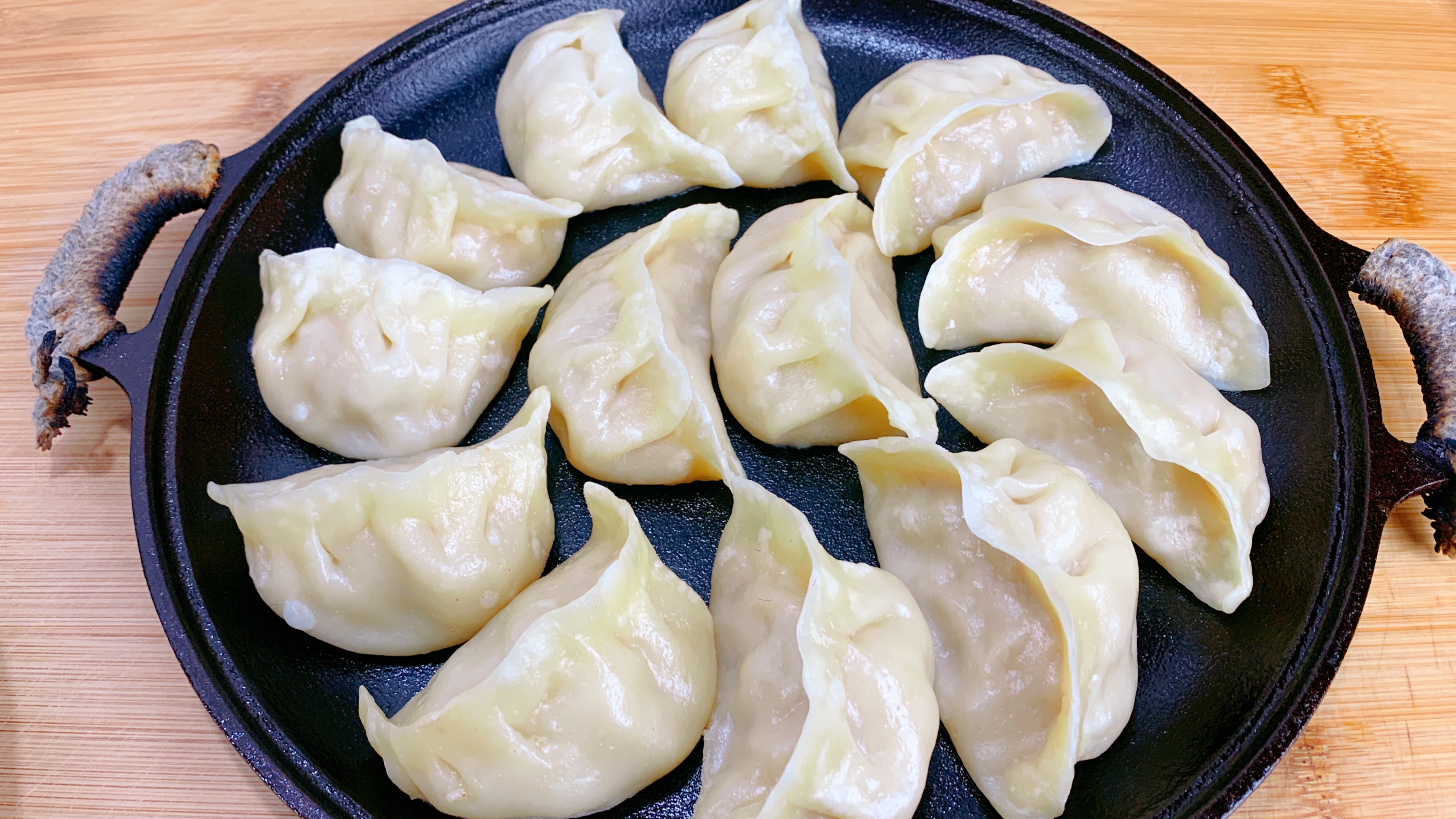 萝卜馅大蒸饺,外皮劲道,馅料鲜美多汁,真香