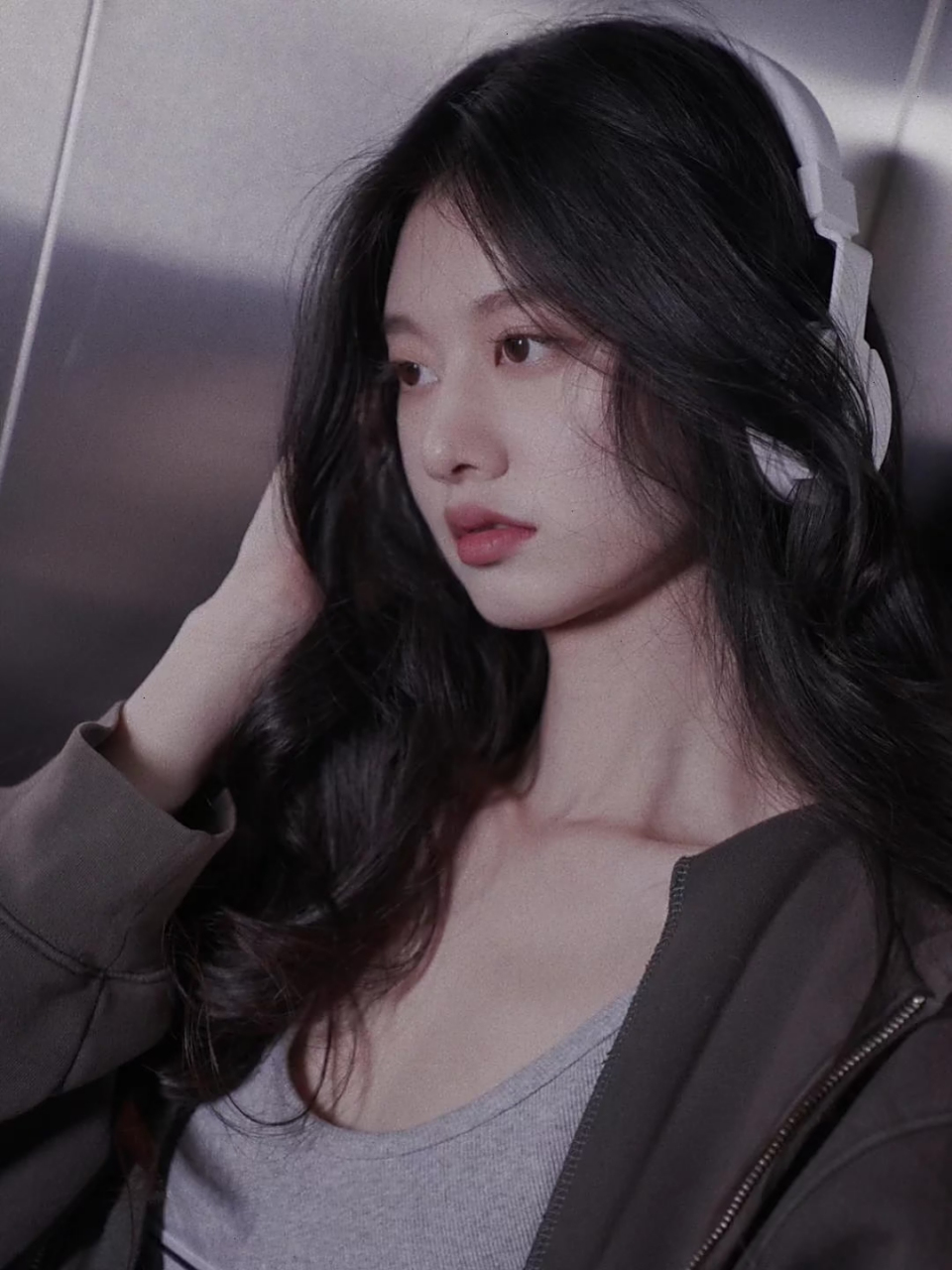 精致高冷小姐姐