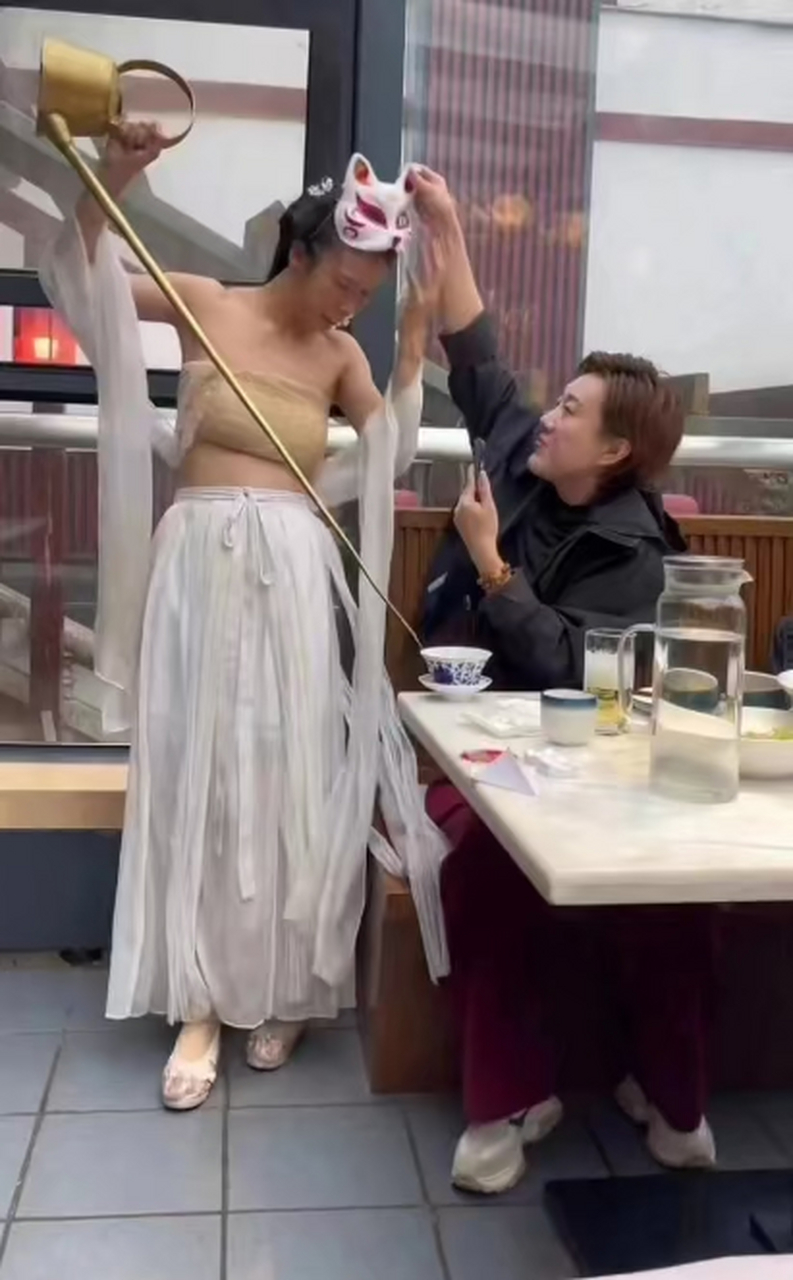 集帅们谁懂啊,这种女人真是太下头了,恐女症犯了[三哈]