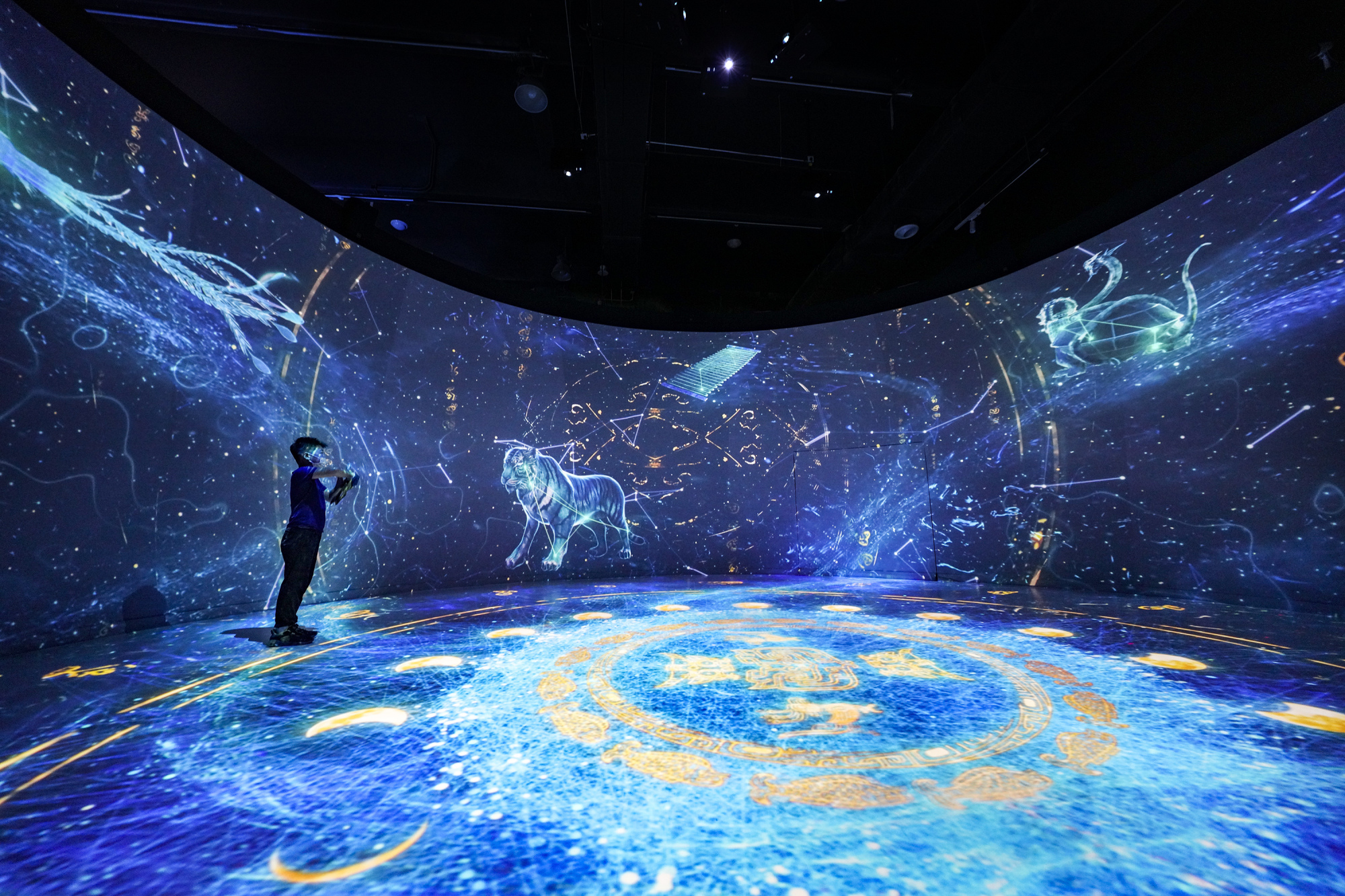 漫游东城|入古蜀,赏国宝,享光影,眺京城……就在隆福寺!