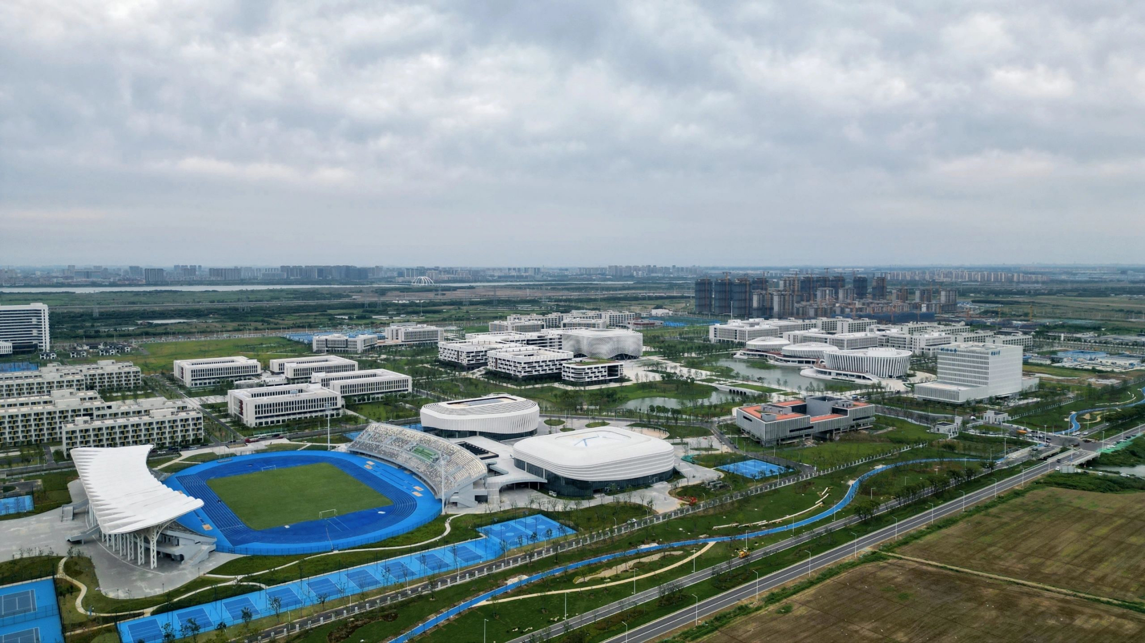 距离常州市区60公里的河海大学长荡湖校区已经做好准备迎接新生.