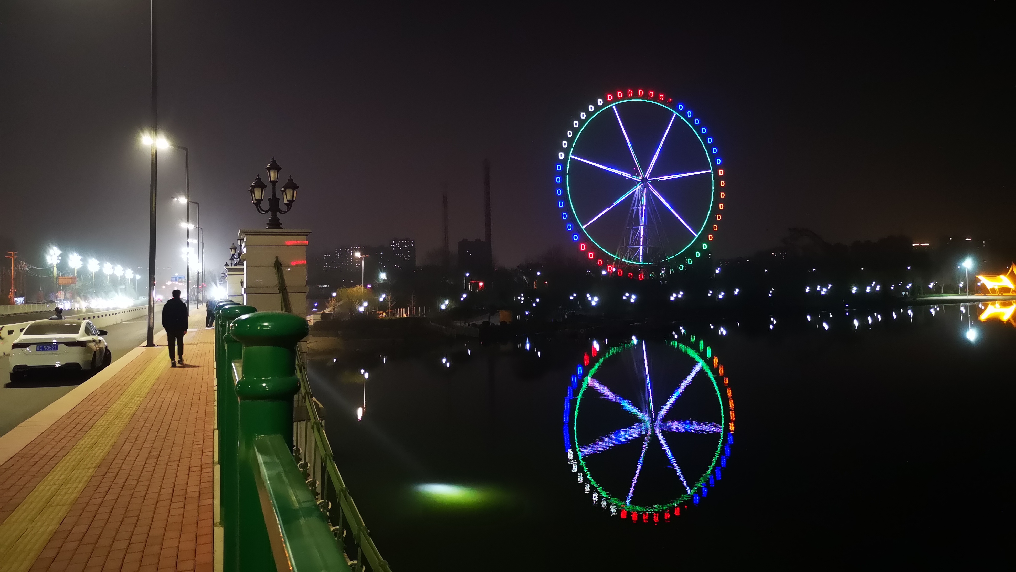 邢台锦江不夜城,滨水休闲异域风情,霓虹闪烁夜游佳境