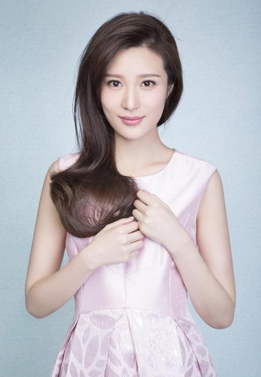 邬靖靖,1991年6月6日出生于浙江省诸暨市,中国内地影视女演员.