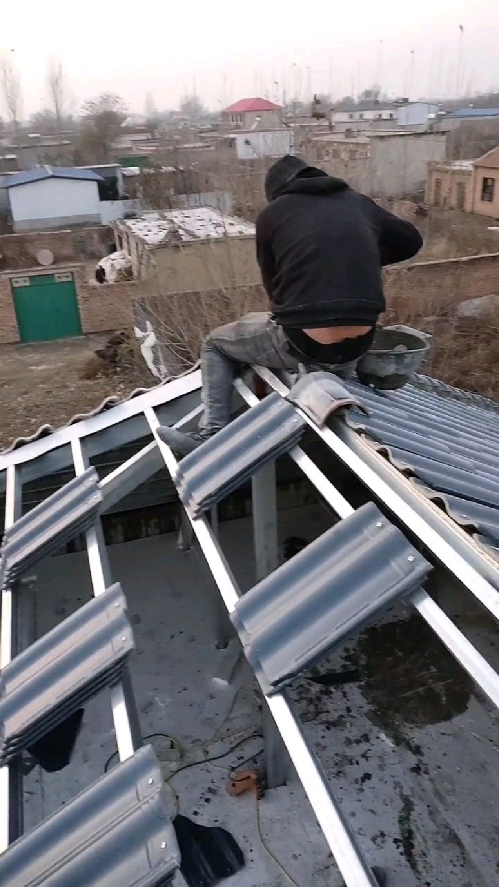 钢结构琉璃瓦屋顶施工图片