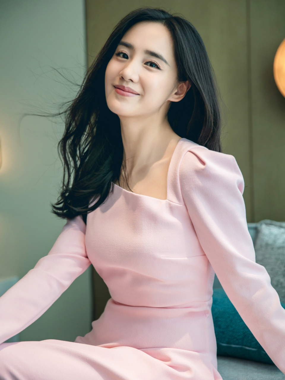 秋雅:袁华,你别再给我打电话了,我怕夏洛误会.