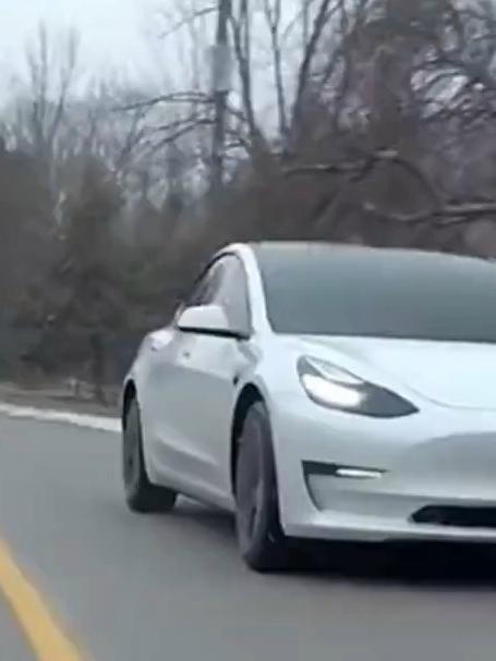 特斯拉副总裁陶琳：说电动车辐射高完全是个误会-百货之家