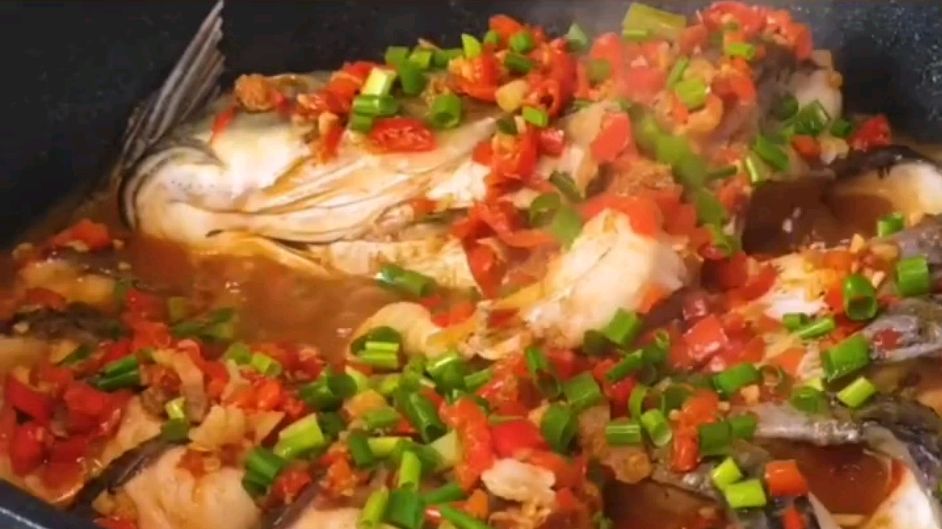 鱼馆招牌菜黄焖草鱼的秘方,被二十年的老厨师无意间透露
