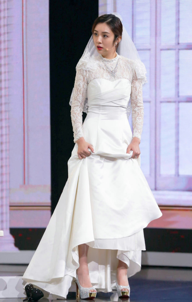 王晓晨穿婚纱现场换高跟鞋. 67