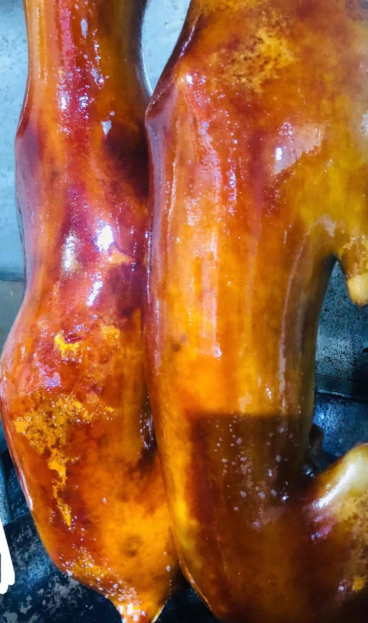 荔枝狗肉节即将到来,狗子们已经排好队等待超度了.