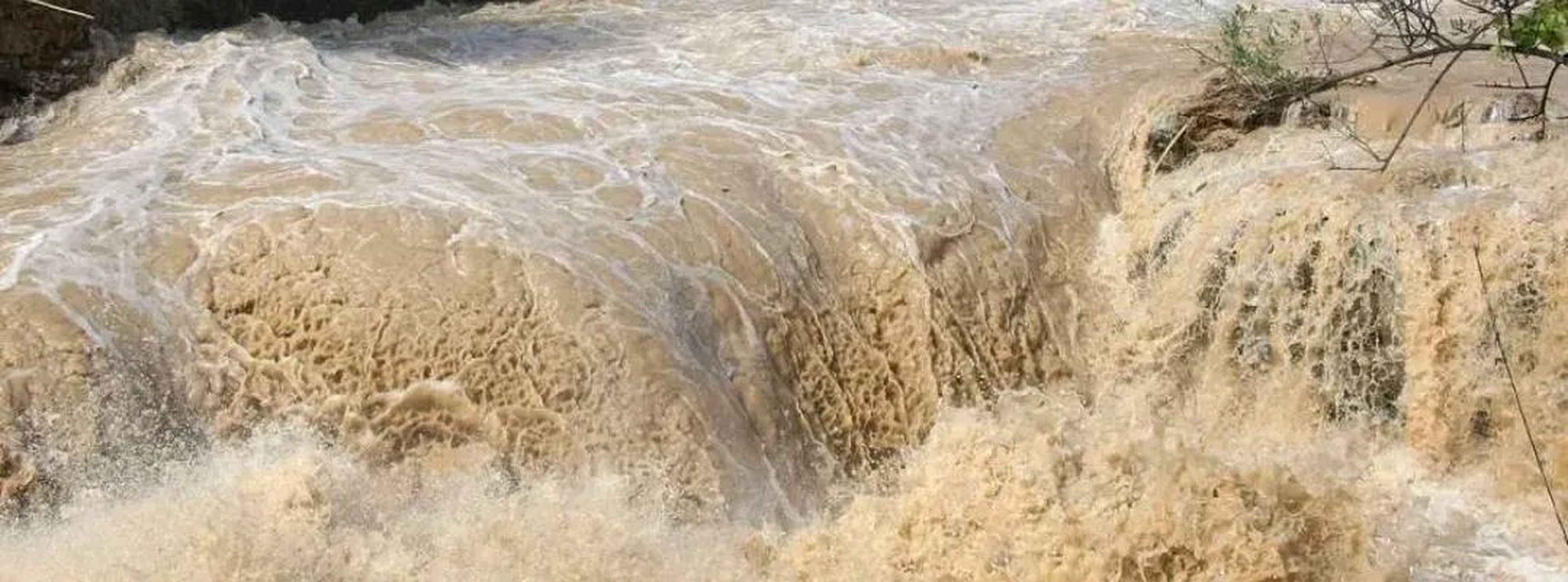 同学河北涿州的,刚刚听她哭诉说,这次发大洪水,她家