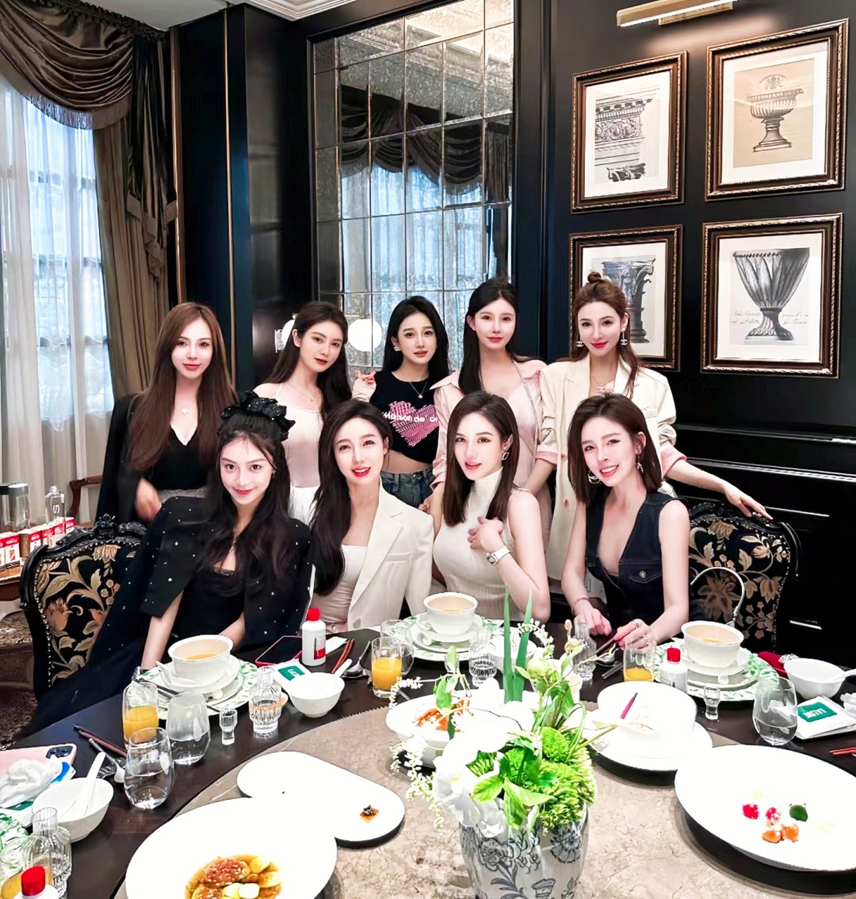 美女聚餐,喜欢哪一个做你的女朋友