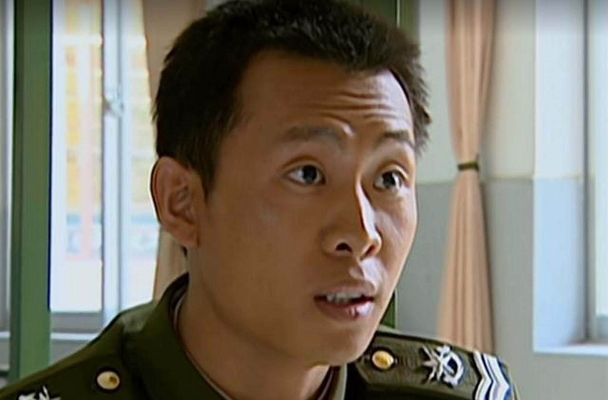 那些年部队本来就在精简人员,史今此时还能够留在部队,与高城的运作