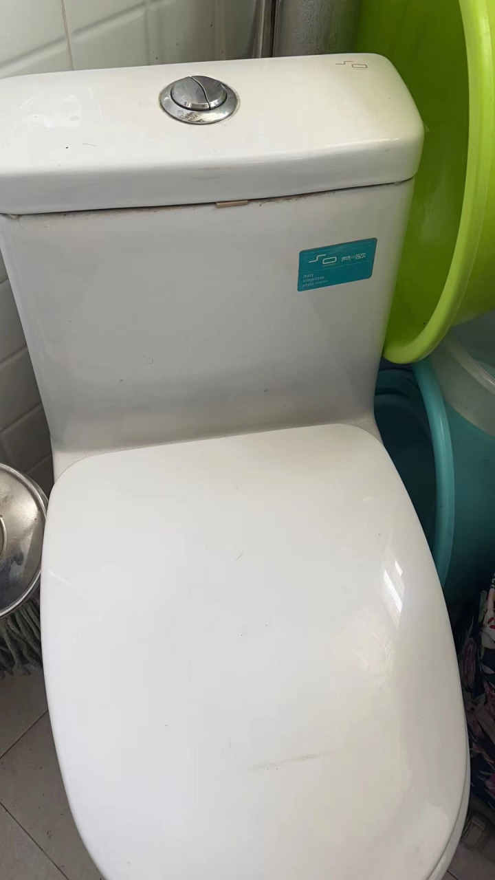 专业维修马桶,维修马桶漏水,马桶不上水,马桶上水不停,更换水箱马桶