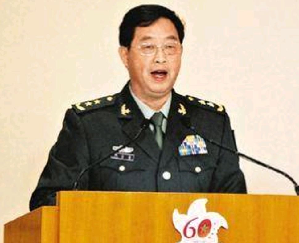 他曾任广州军区司令员, 邓公称娃娃连长,66岁上将,今年94岁