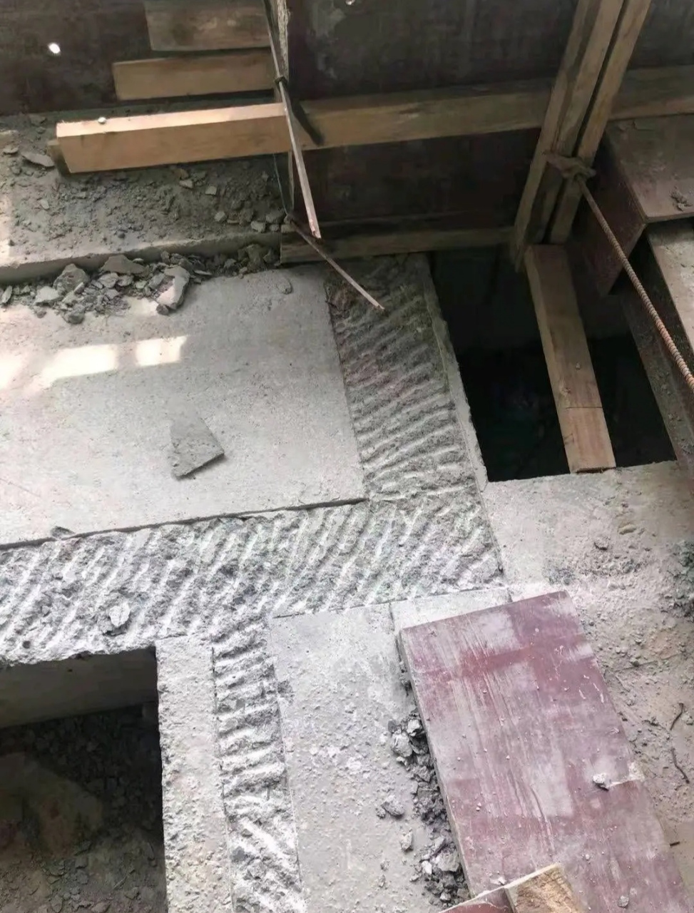 建筑# 二次结构导墙根部凿毛施工样板照片