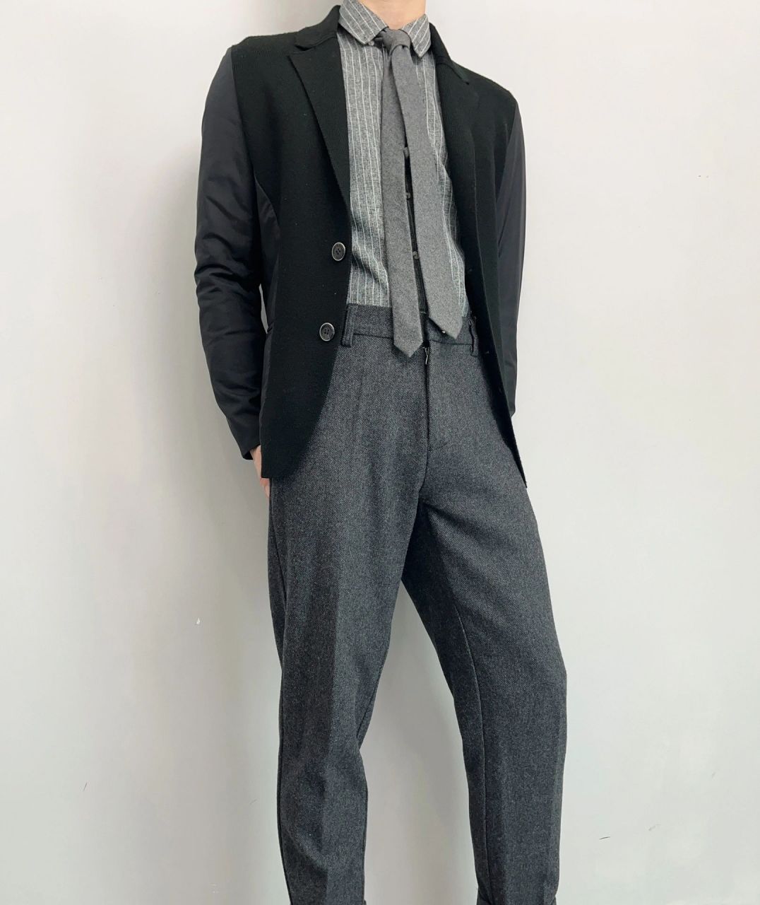 同色系的赏心悦目搭配棕色皮鞋黑外套 轻松get绅士雅痞内味～出自陈切