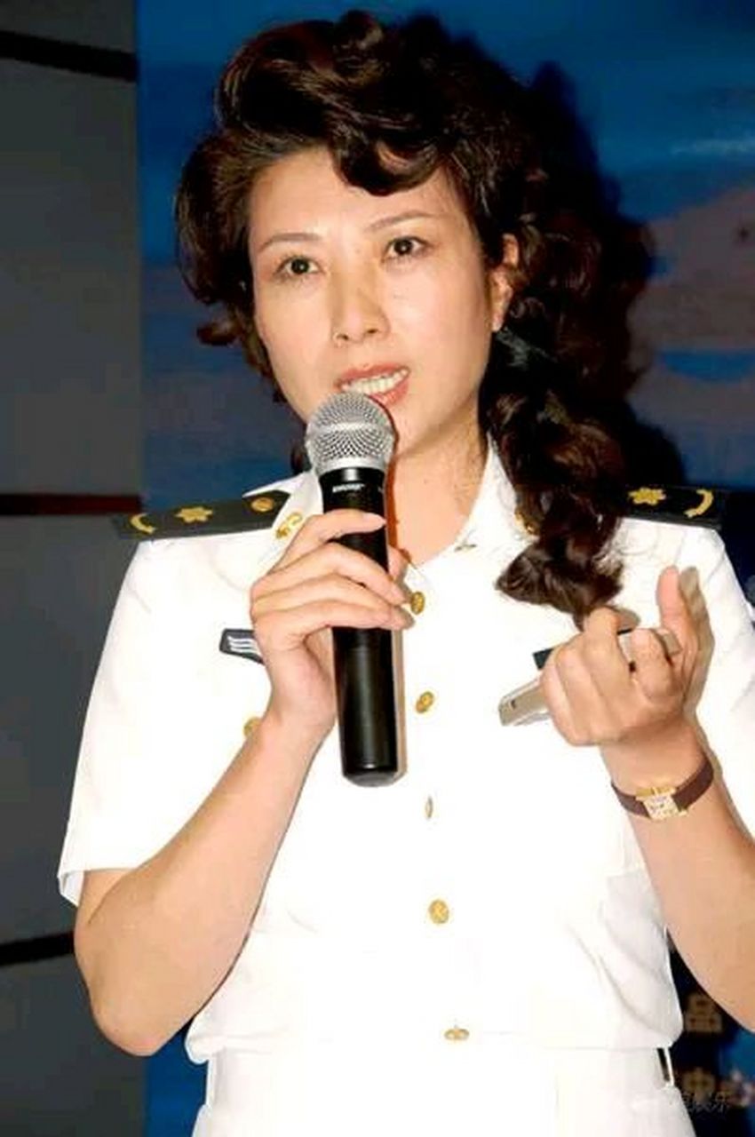 海军大校,王静!
