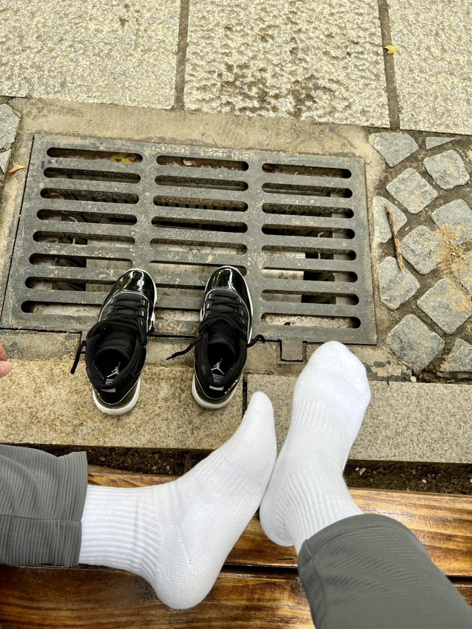 鞋走路闷脚,偷偷散个热#臭袜子