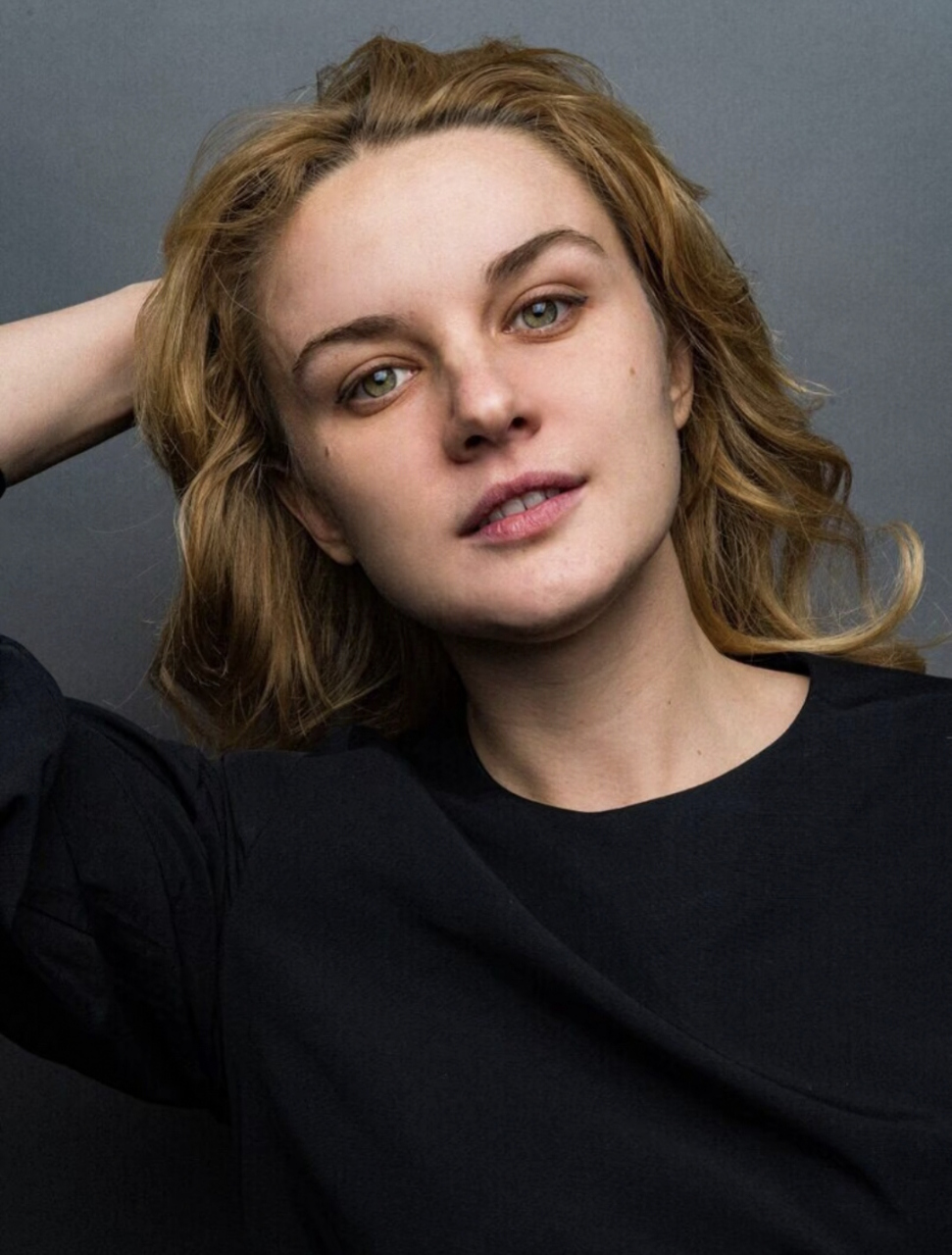 伊莉莎,1986年6月3日出生于第聂伯罗彼得罗夫斯克市,乌克兰女演员