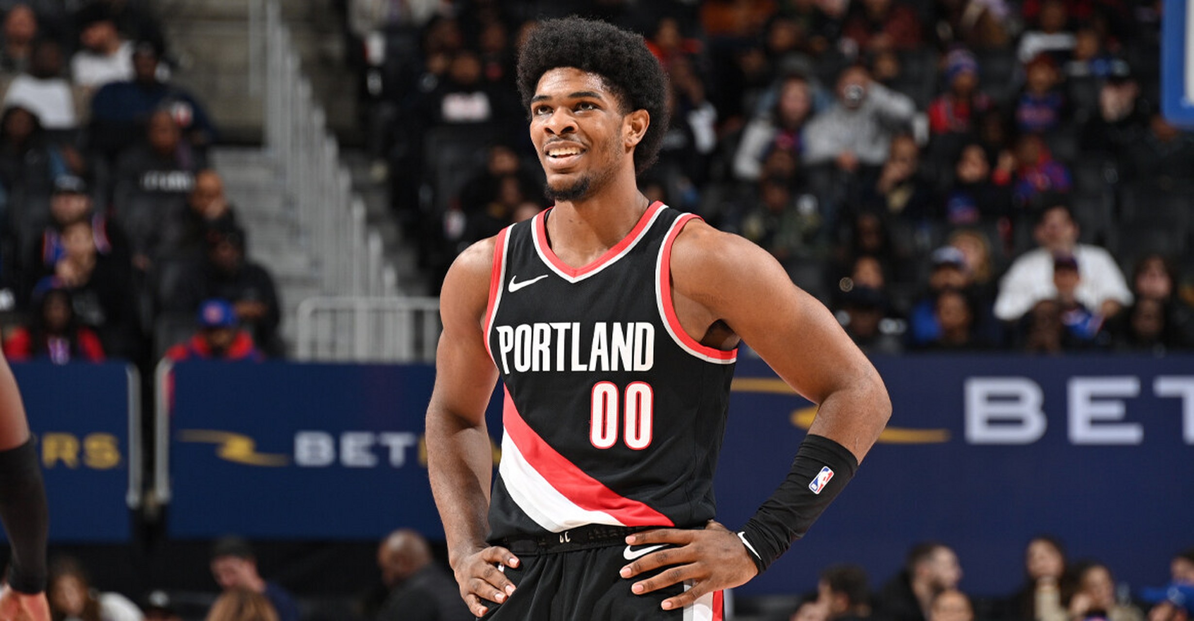 官方:亨德森右脚踝扭伤 骨挫伤 预计将再缺席2-3周  开拓者官方宣布