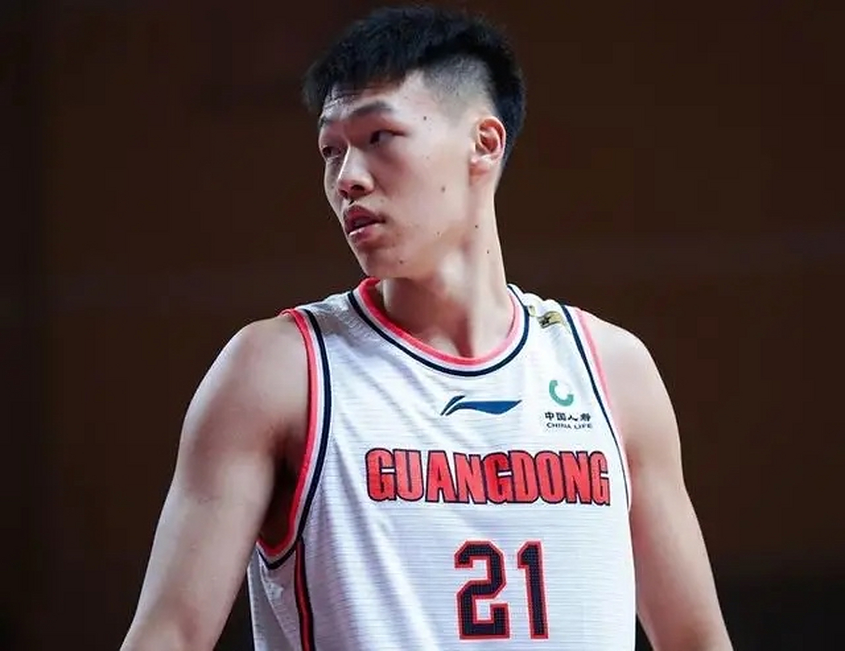 广东男篮张昊难堪大任,持球不行,进攻效率低,要多请教徐杰  在广东