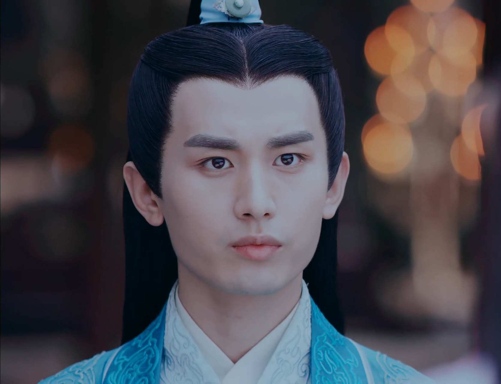 我就是从这时候喜欢上成毅的,被他林惊羽一角深深的吸引到,当时他给我