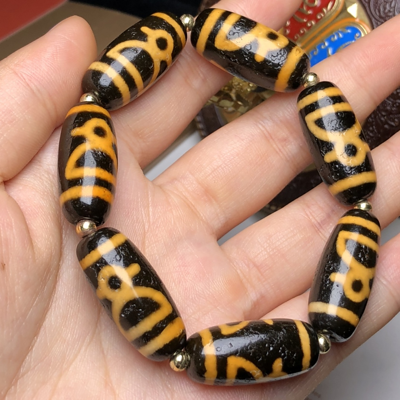 天珠是沉积在地下神灵的眼睛.财神天珠.古朴美观!