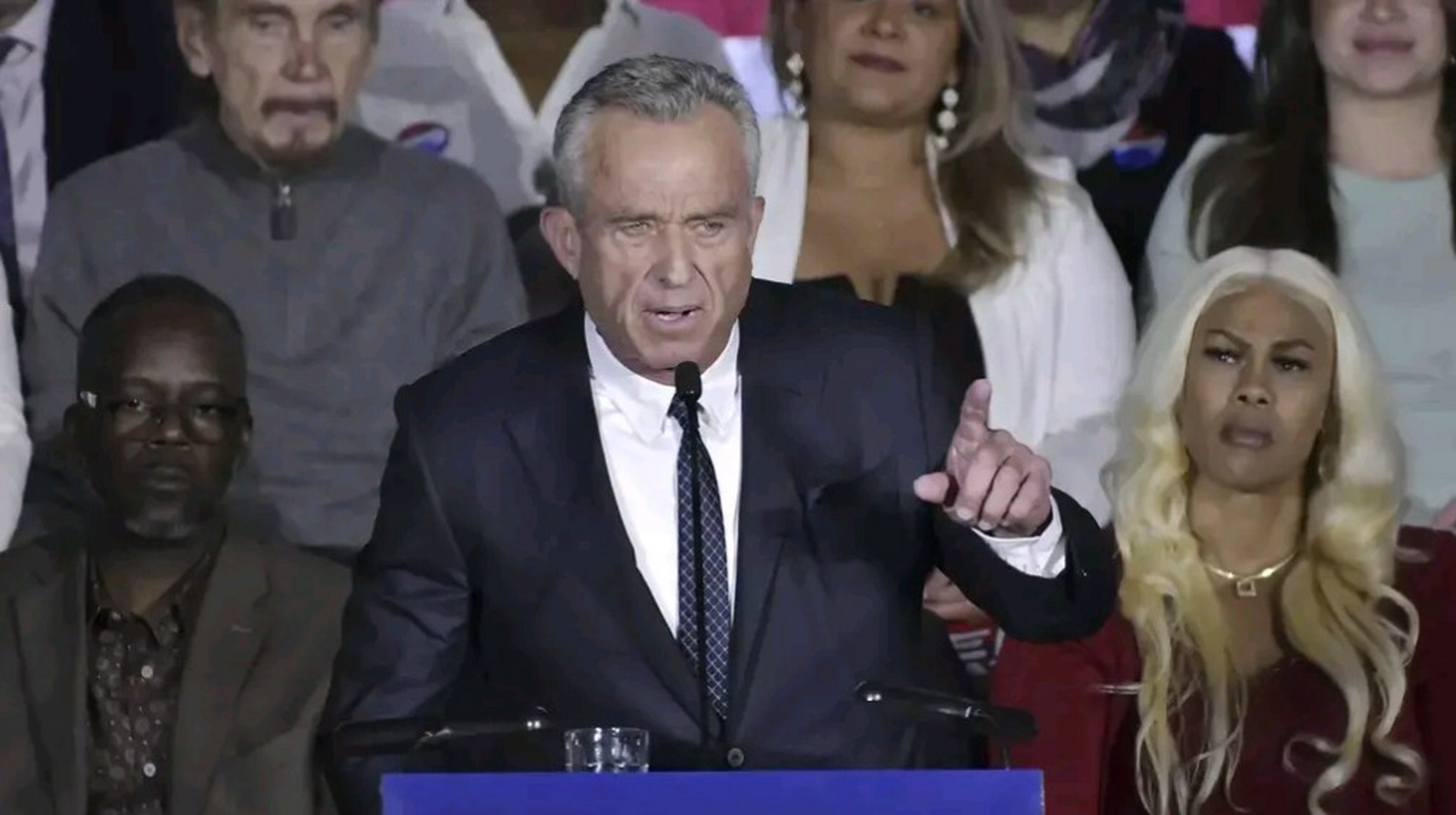 小肯尼迪的新闻机构称,"他反对这一决定,认为这是一种鲁莽的升级趋势