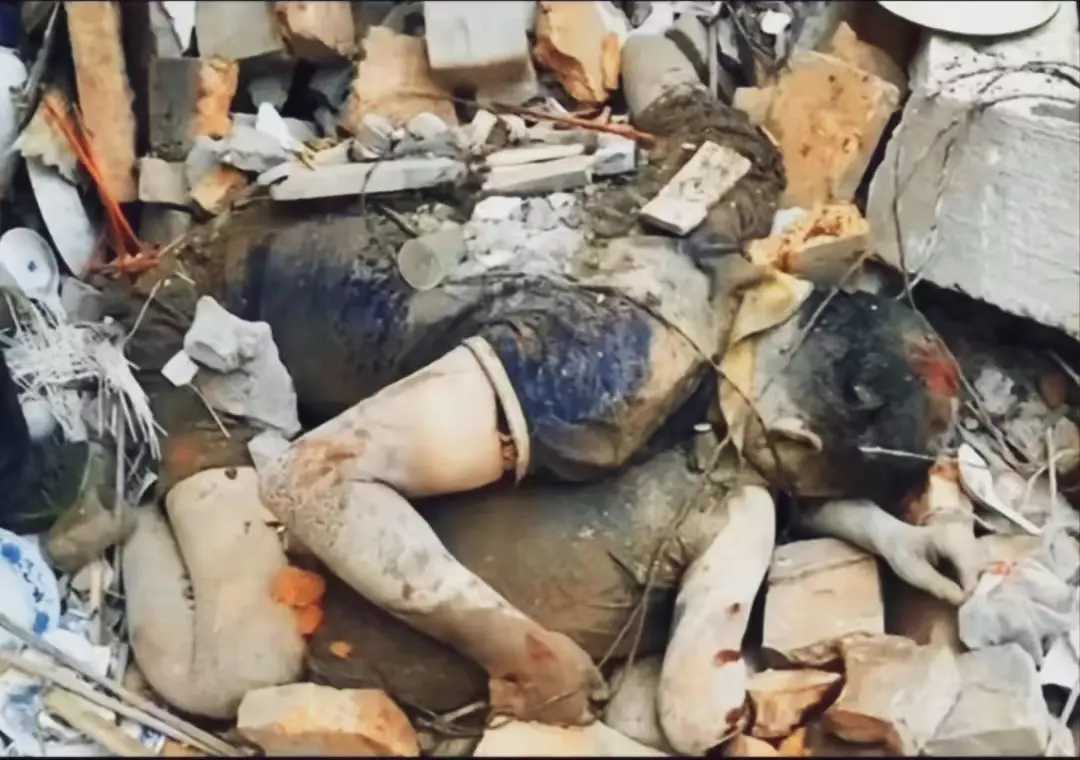 53照片汶川地震不公开的图片包头空难人都碎了照片叶群摔死的清晰照片